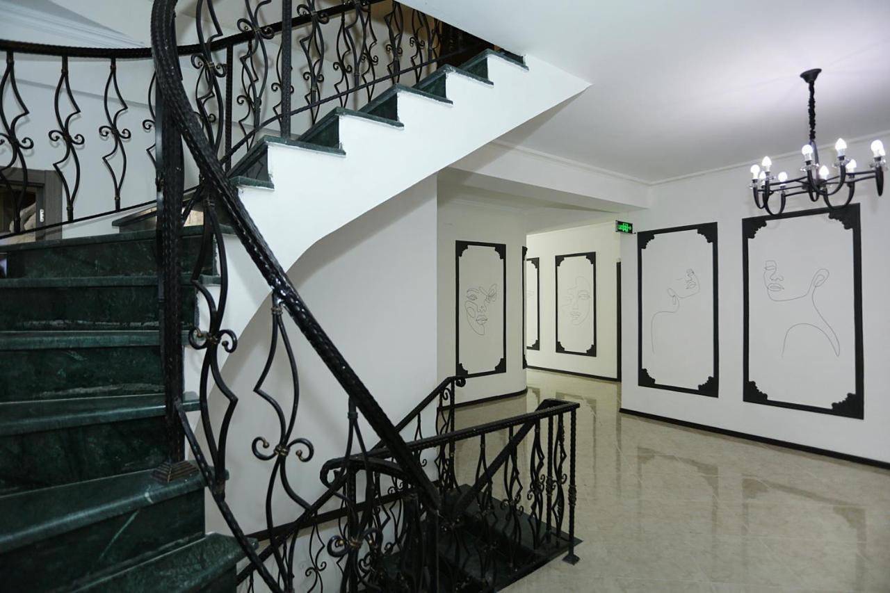 The One Boutique Hotell Tbilisi Exteriör bild