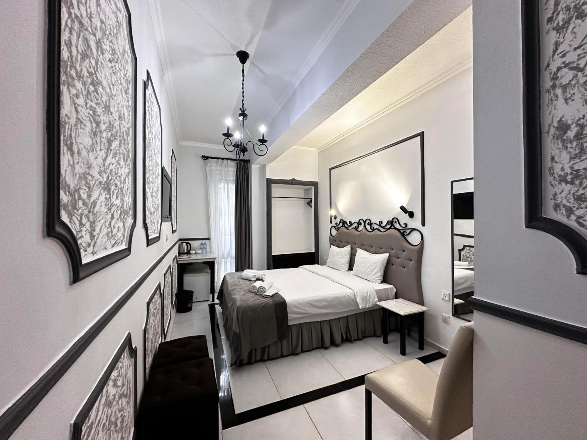 The One Boutique Hotell Tbilisi Exteriör bild