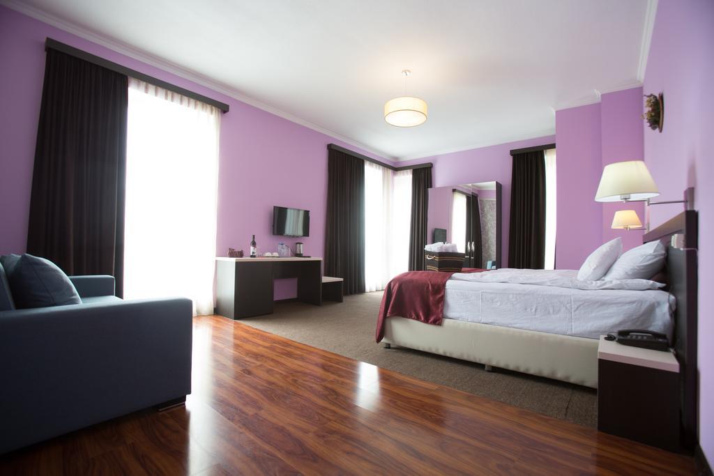 The One Boutique Hotell Tbilisi Exteriör bild