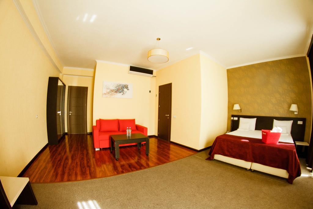 The One Boutique Hotell Tbilisi Exteriör bild